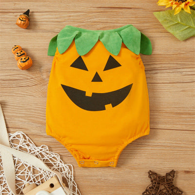 barboteuse bébé citrouille manches courtes et souriant