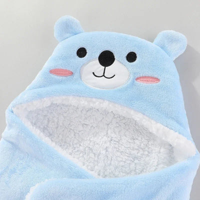 nid d'ange bébé ourson bleu capuchon